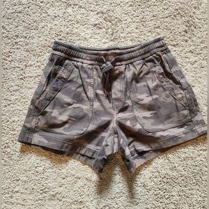 Athleta Camo Shorts Relaxed Fit